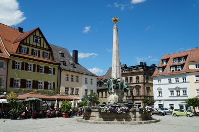 Marktplatz Kulmbach mit Luitpoldbrunnen