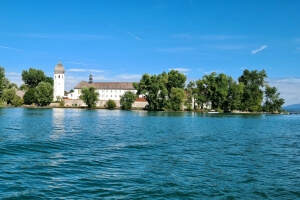 Blick auf Frauenchiemsee