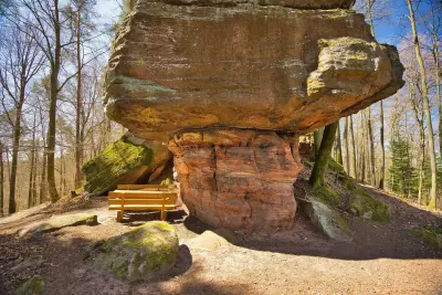 Rastplatz an Felsformation Schillerwand