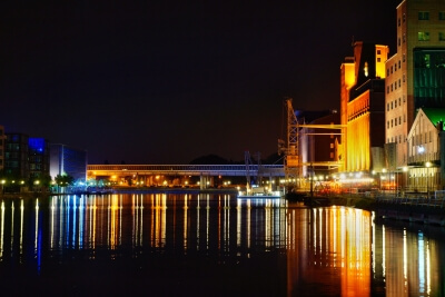 Hafen Duisburg bei Nacht